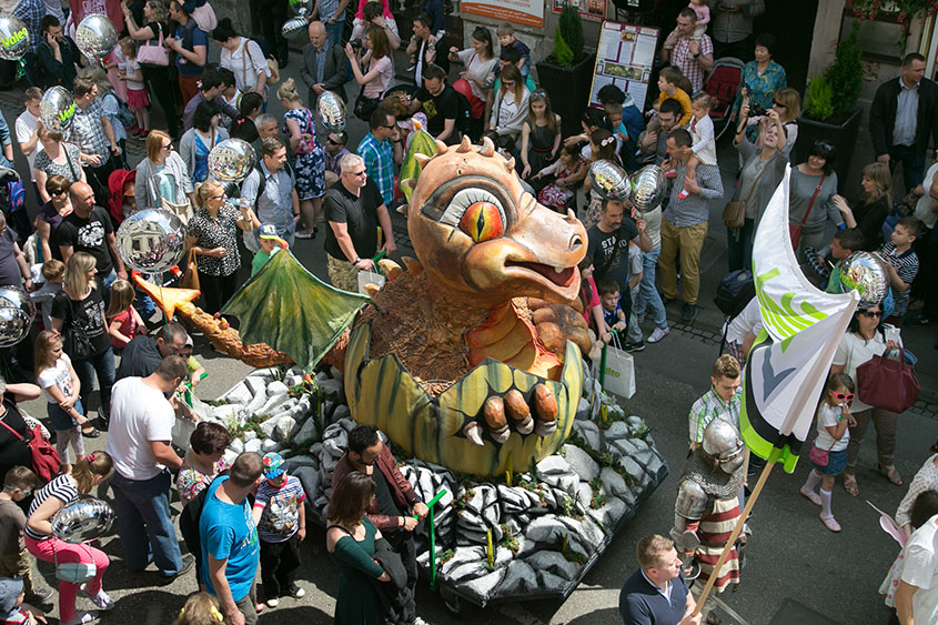 dragons parade krakow